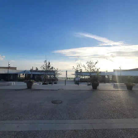 T2 Centre-ville Luc-sur-mer, A 30m Plage, Wifi, 4 Pers - Fr-1-746-13