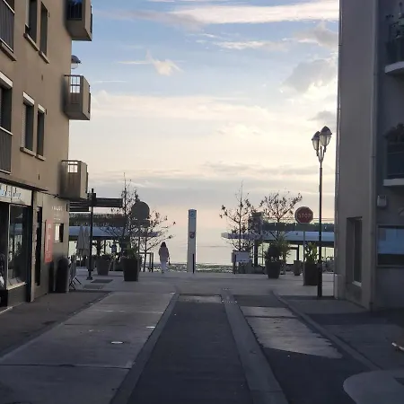 T2 Centre-ville Luc-sur-mer, A 30m Plage, Wifi, 4 Pers - Fr-1-746-13 Apartment *