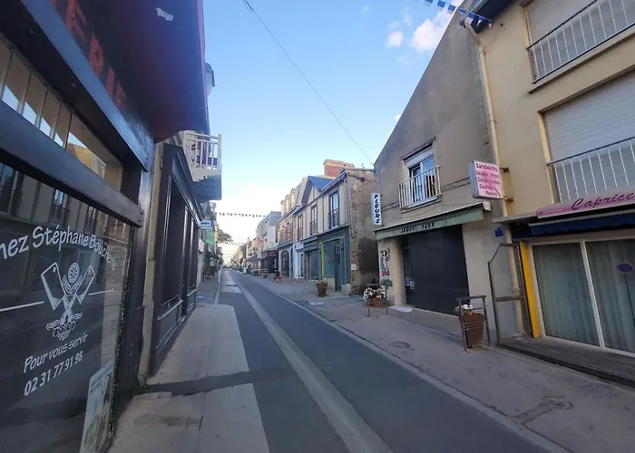 T2 Centre-ville Luc-sur-mer, A 30m Plage, Wifi, 4 Pers - Fr-1-746-13 * Luc-sur-Mer