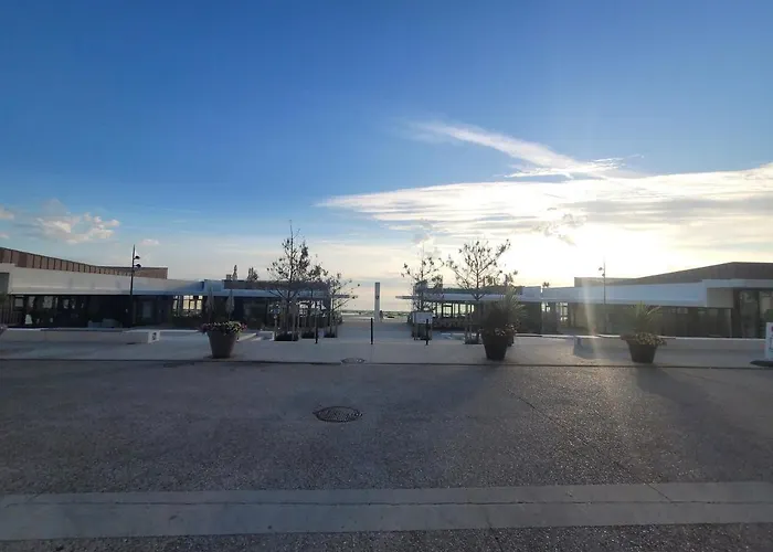 T2 Centre-ville Luc-sur-mer, A 30m Plage, Wifi, 4 Pers - Fr-1-746-13