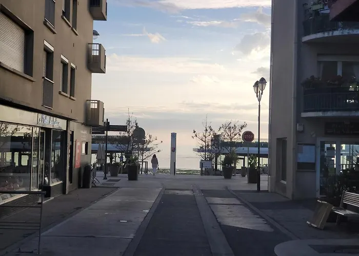 T2 Centre-ville Luc-sur-mer, A 30m Plage, Wifi, 4 Pers - Fr-1-746-13 Apartment *